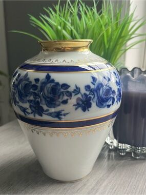 Vintage Royal Porzellan Bavaria KPM Blue & White Echt Cobalt Vase